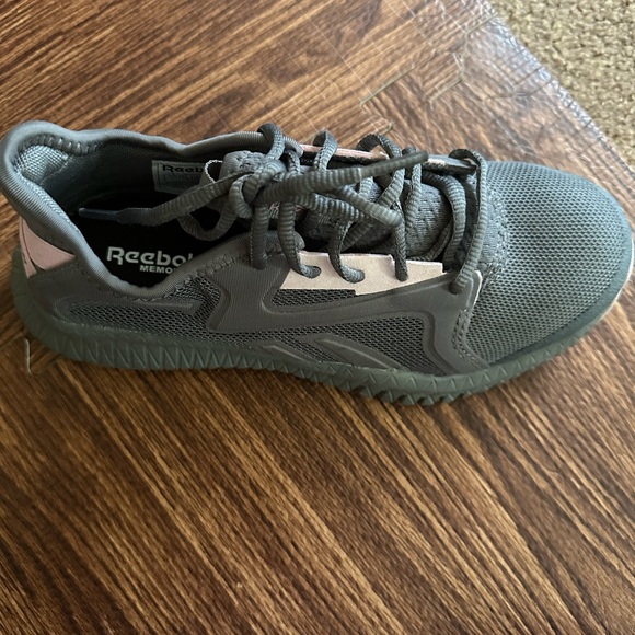 Reebok steel toe shoes - Picture 2 of 5